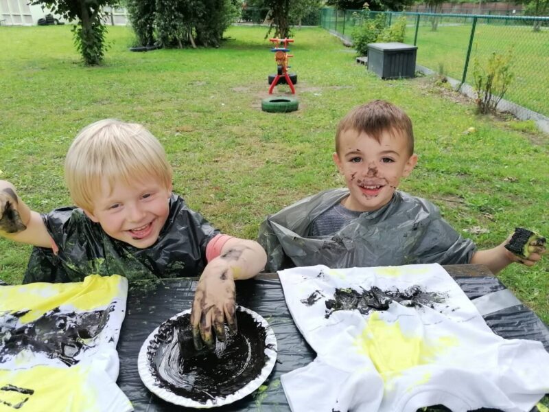 [2024] De bezige bijtjes - Zomer 1(1/7)  - Kortrijk